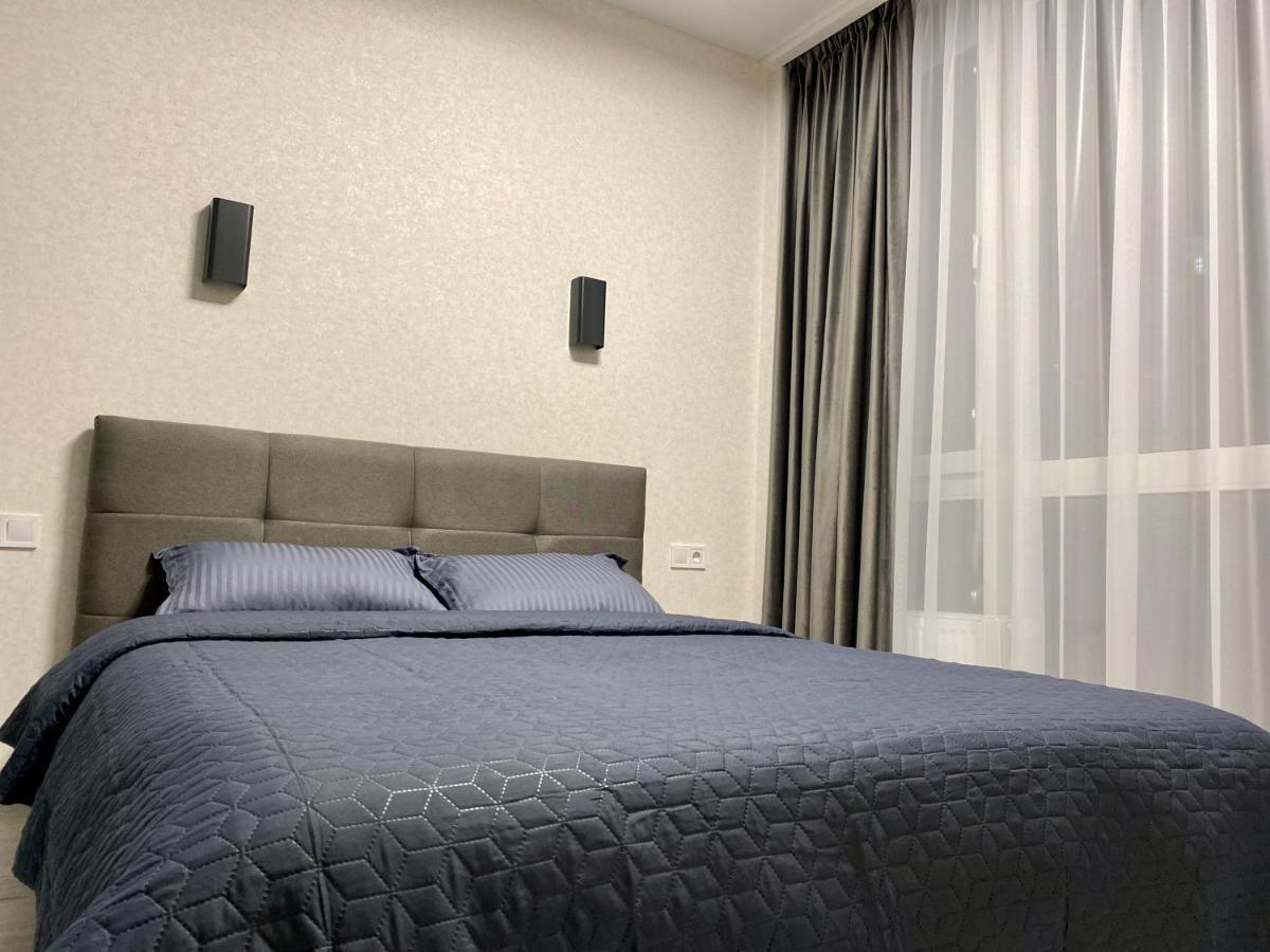 Slavutich Apartments Near Metro Station เคียฟ ภายนอก รูปภาพ