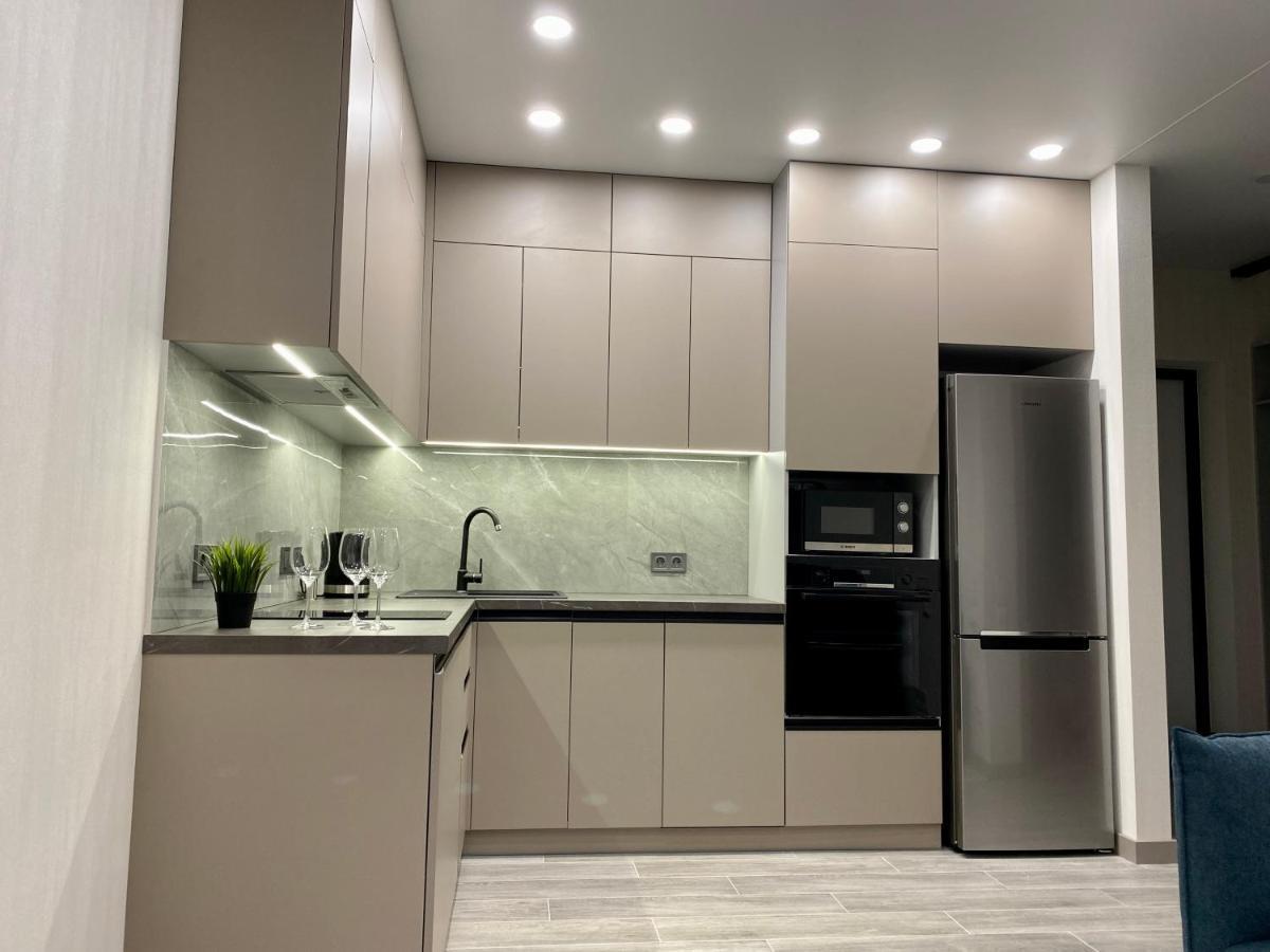 Slavutich Apartments Near Metro Station เคียฟ ภายนอก รูปภาพ