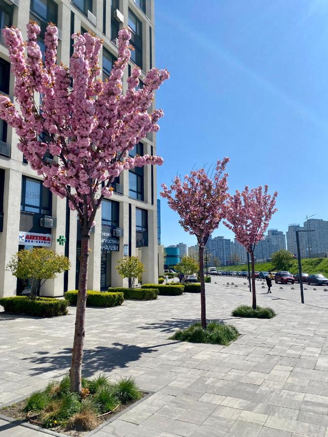Slavutich Apartments Near Metro Station เคียฟ ภายนอก รูปภาพ