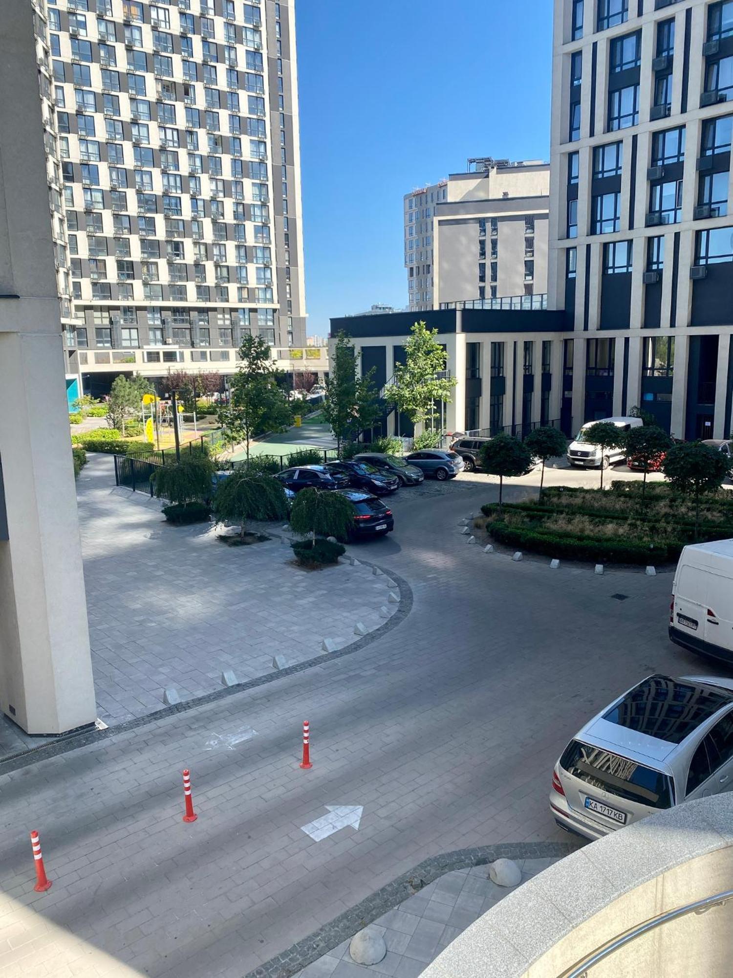 Slavutich Apartments Near Metro Station เคียฟ ภายนอก รูปภาพ