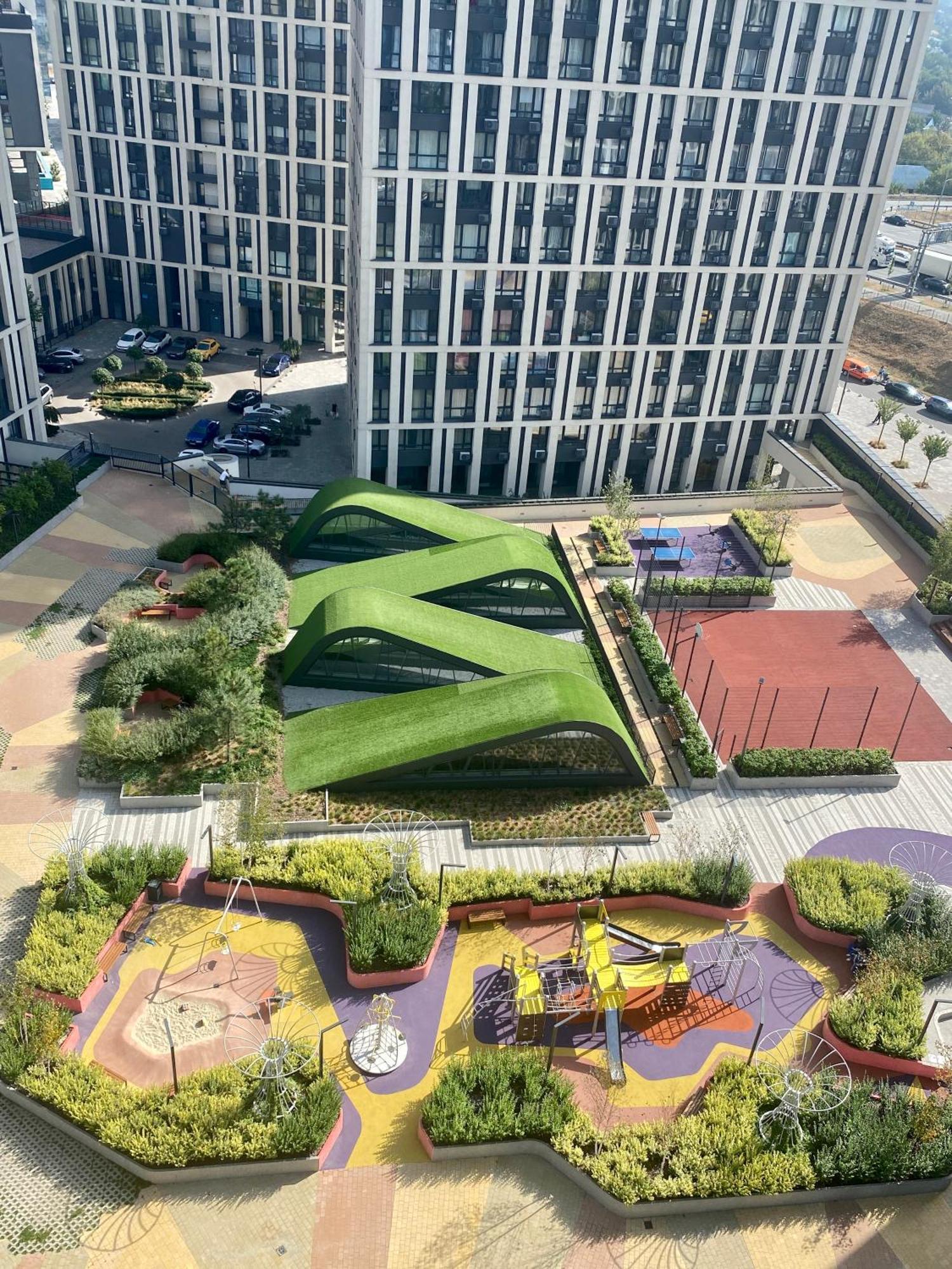 Slavutich Apartments Near Metro Station เคียฟ ภายนอก รูปภาพ
