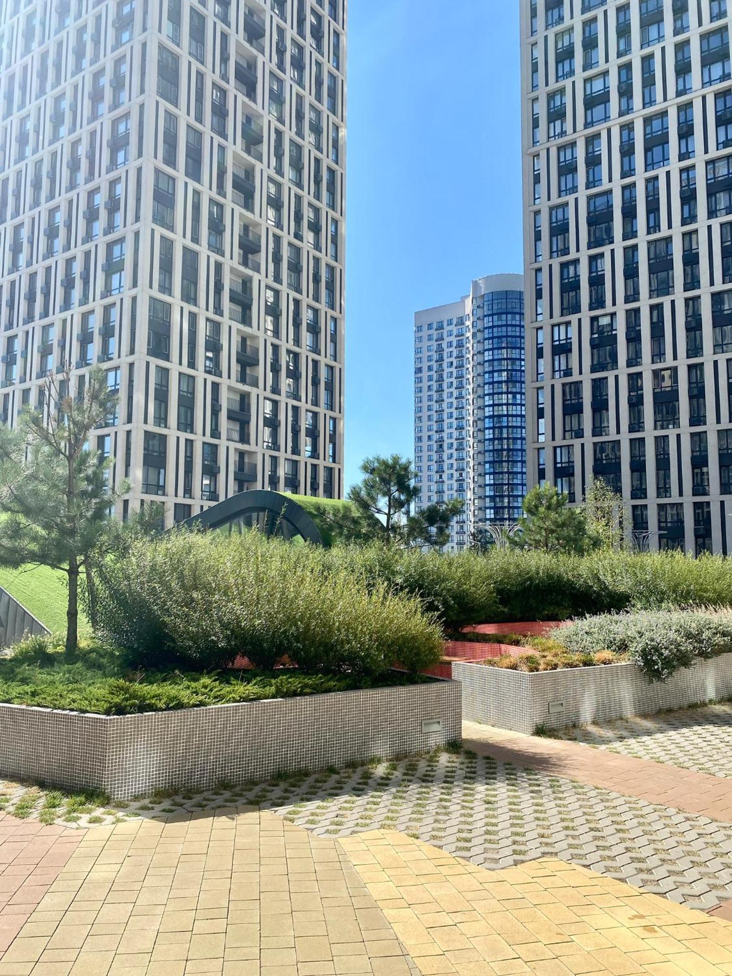 Slavutich Apartments Near Metro Station เคียฟ ภายนอก รูปภาพ